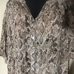🌸 NWT Roaman’s blouse size 32W plus size 🌸
